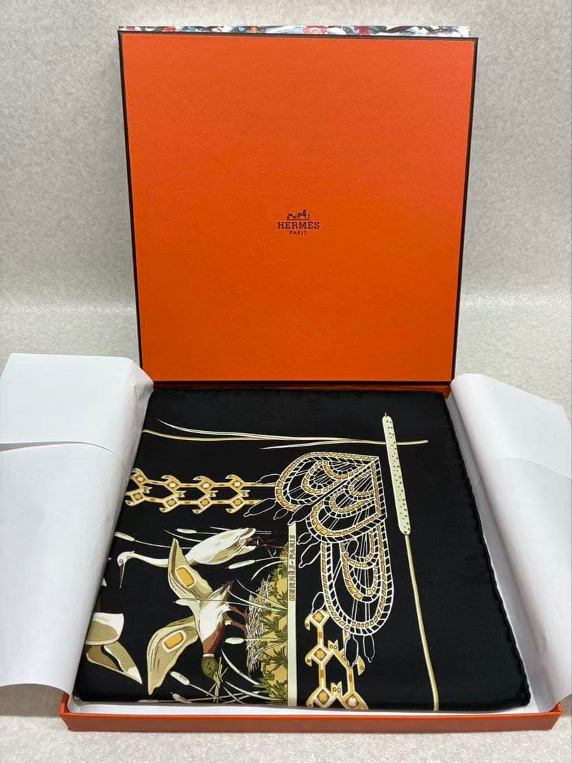 未使用品　エルメス シルクスカーフ カレ90 空は自由 渡鳥 黒色 ブラック