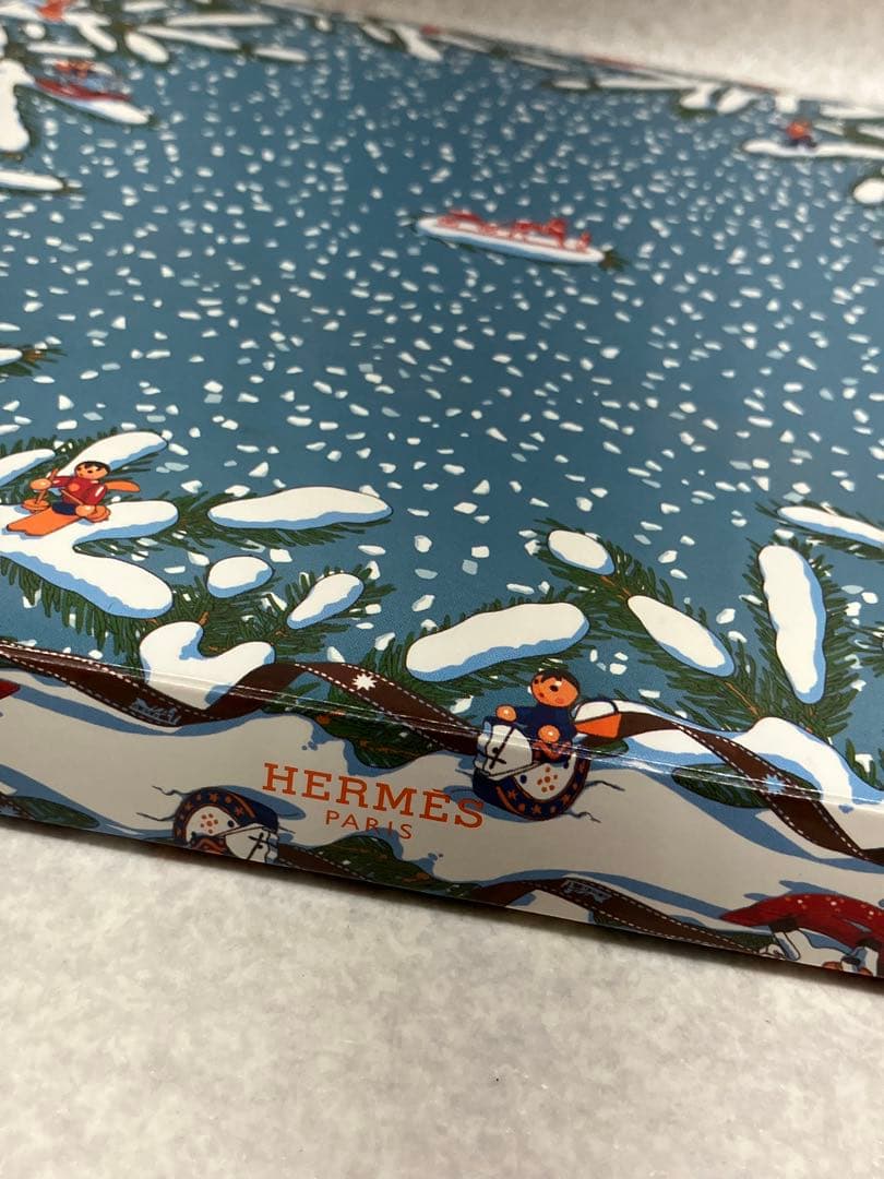 未使用品　エルメス シルクスカーフ カレ90 空は自由 渡鳥 黒色 ブラック