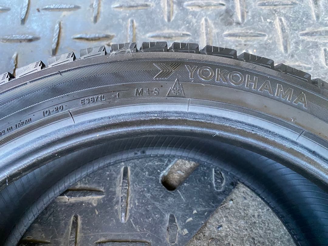 YOKOHAMA ICEGUARD 225/45/18. 2本セット送料込み