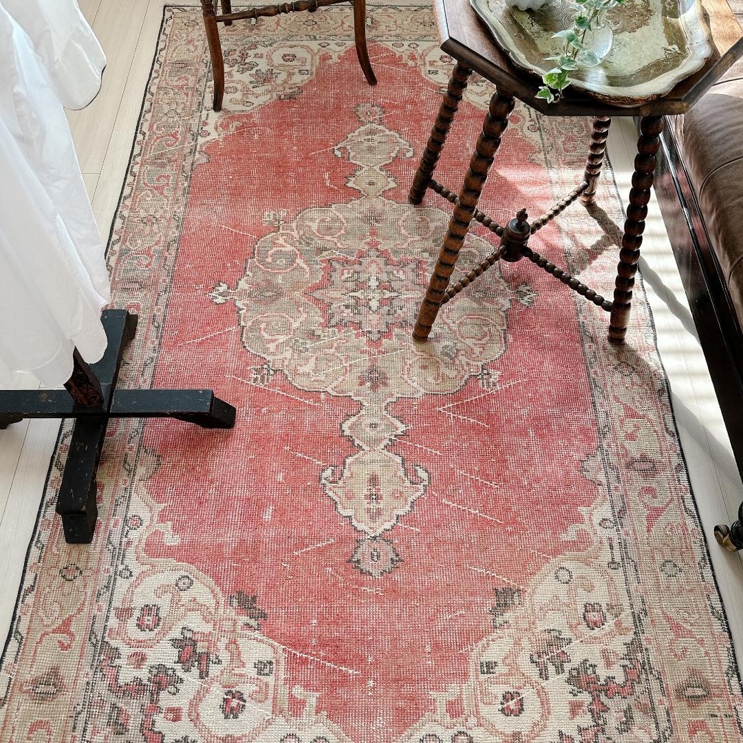 トルコヴィンテージラグ A91 レア コーラルピンク ベージュ ブルーグレー