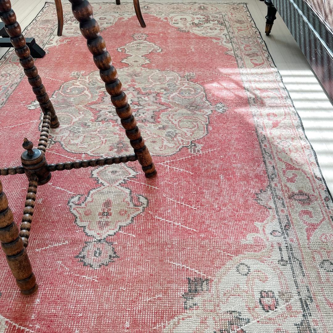 トルコヴィンテージラグ A91 レア コーラルピンク ベージュ ブルーグレー