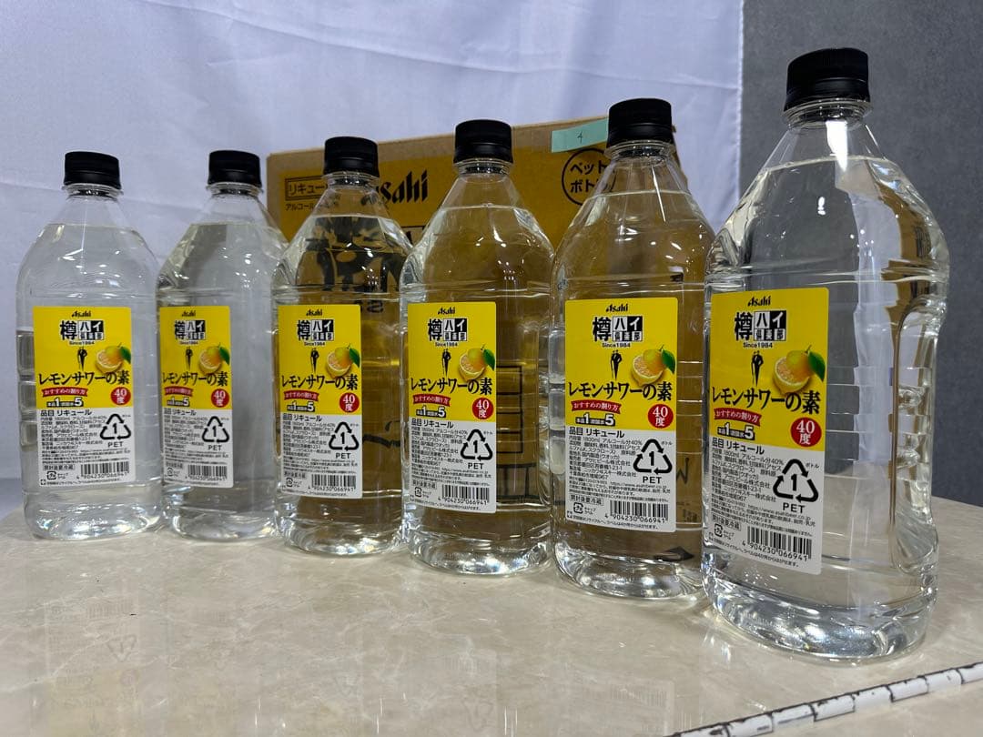 4)格安！アサヒ「樽ハイ倶楽部レモンサワ一の素 1800ml」の6本セット