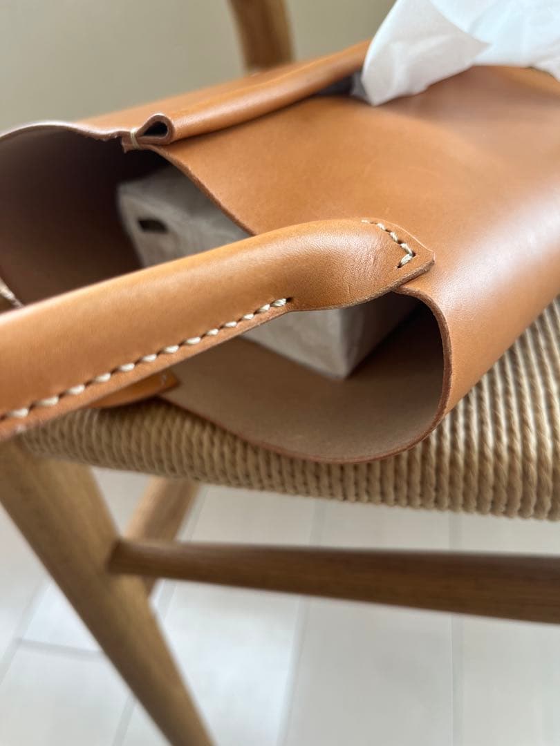 【レザーティッシュボックスカバー】イタリアンレザー ヘッドレスト装着可 キャメル