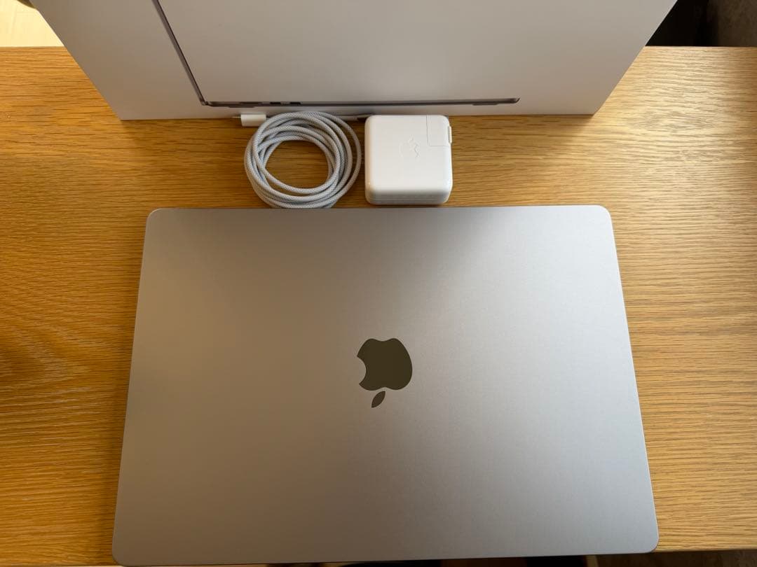 MacBook Air 16GB 15インチM2チップ【USキーボード】70W