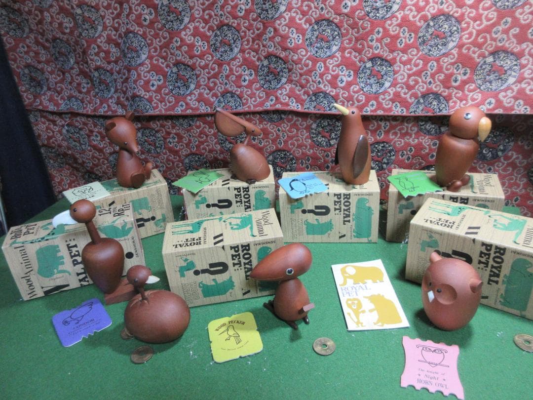 ロイヤルペット　8体セット　木製桜材　　NO2