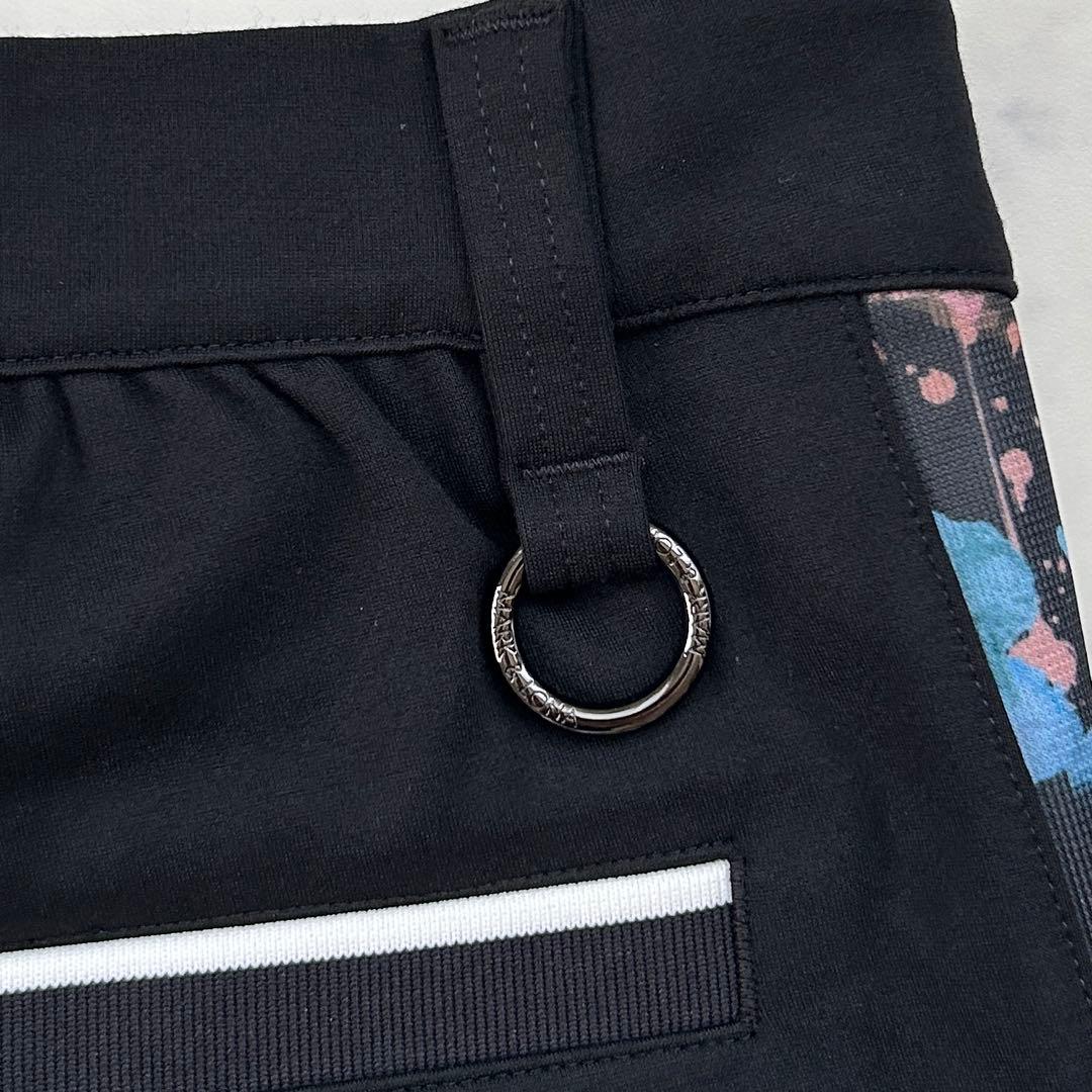 新品タグ付き マークアンドロナ 2025年モデル ハーフパンツ グラフィック