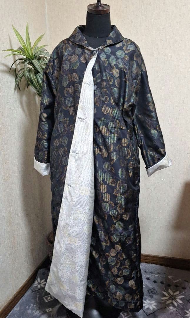 着物リメイク　リバーシブルコート　白大島紬×黒大島紬　モノトーン