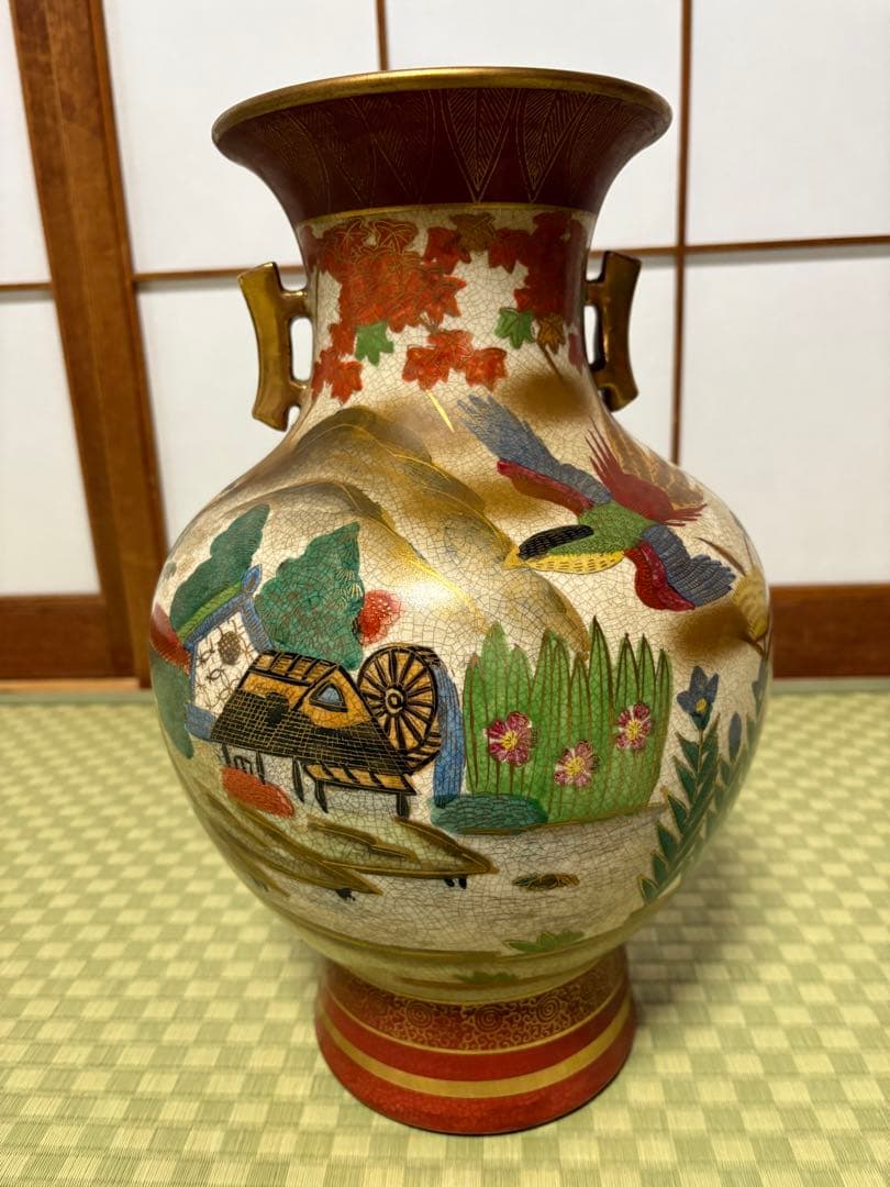 薩摩焼の壺、高さ38cm ※薩摩焼かどうか分かりません