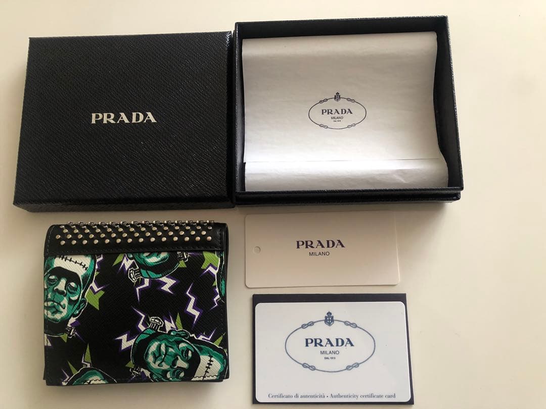 PRADA フランケンシュタイン柄 二つ折り財布
