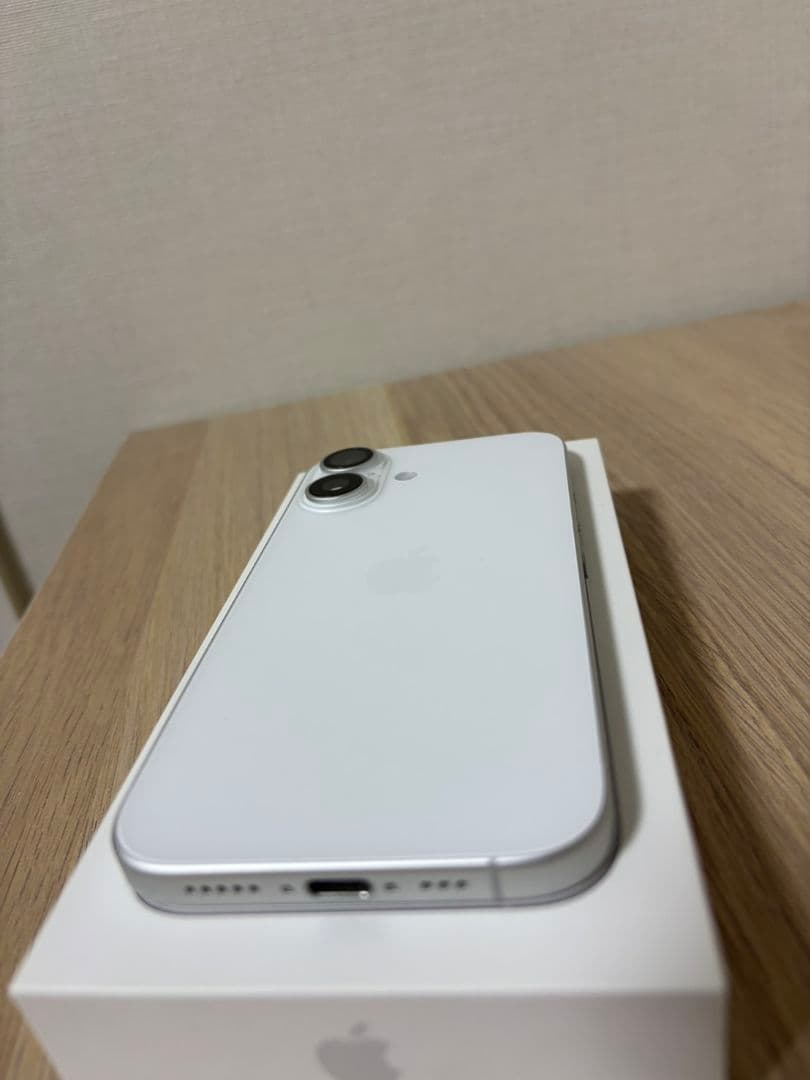 馬彦　Apple iPhone 16 ホワイト 本体 充電ケーブル付き
