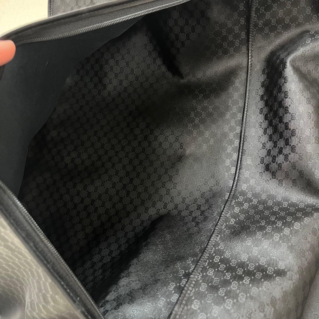 極美品　GUCCI ＧＧ柄　レザー　ガーメントケース　ハンガーつき　黒
