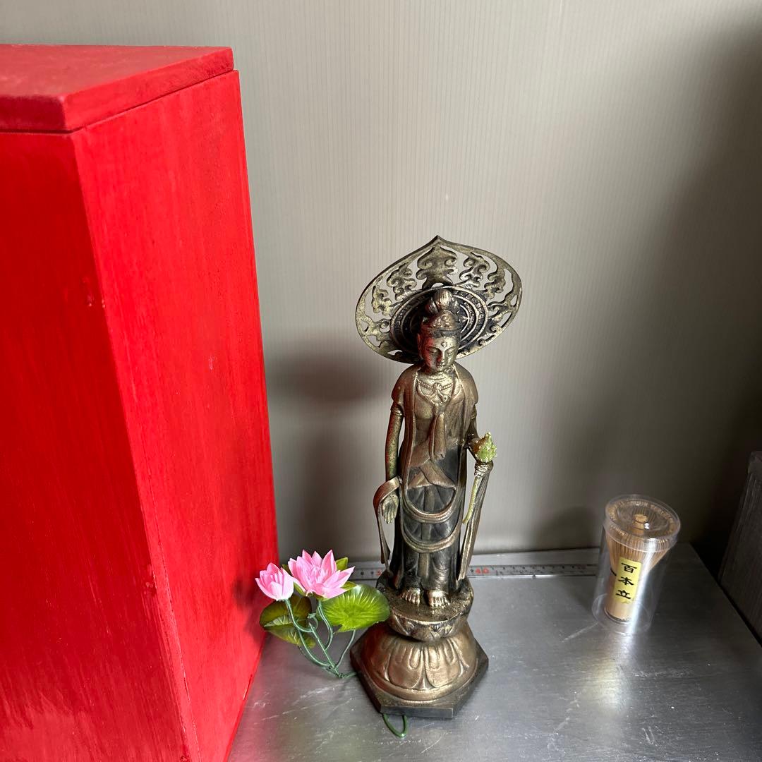 特大、銅製、観音、立像、38.センチ。塗り箱付き。