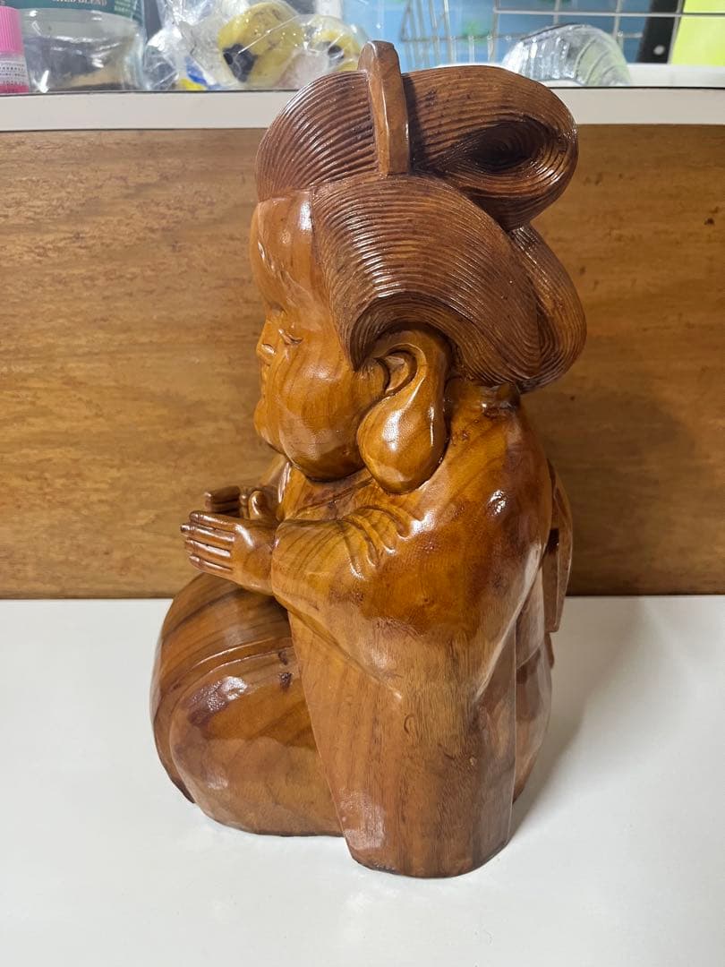 木彫り お福さん　高さ約27.5cm 横幅あり 福相 縁起物 置物　【匿名配送