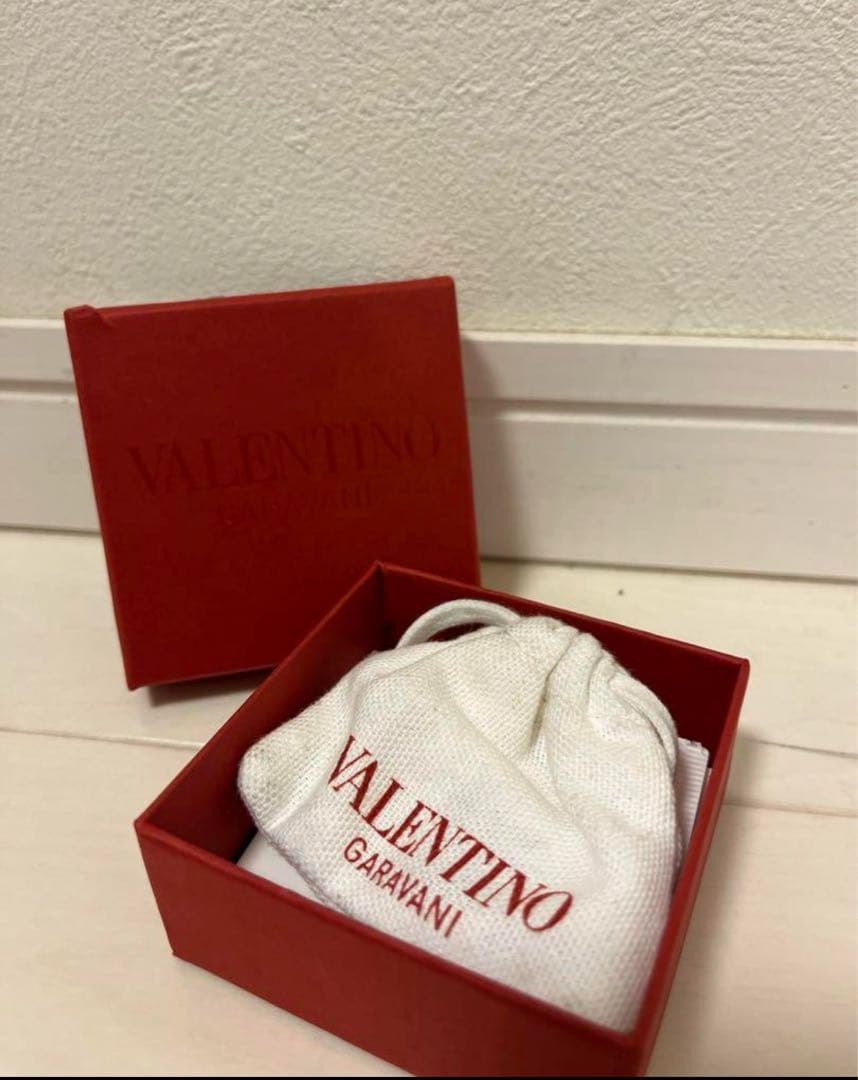 ヴァレンティノ　ロックスタッズ　ピアス