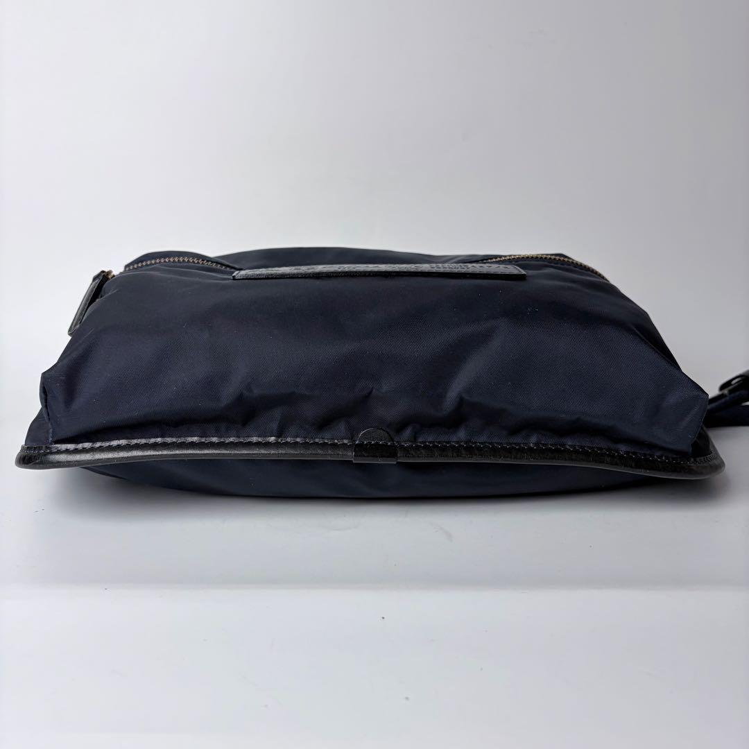 【YKK】フェリージ Felisi 427-2ボディバックウエストバック紺