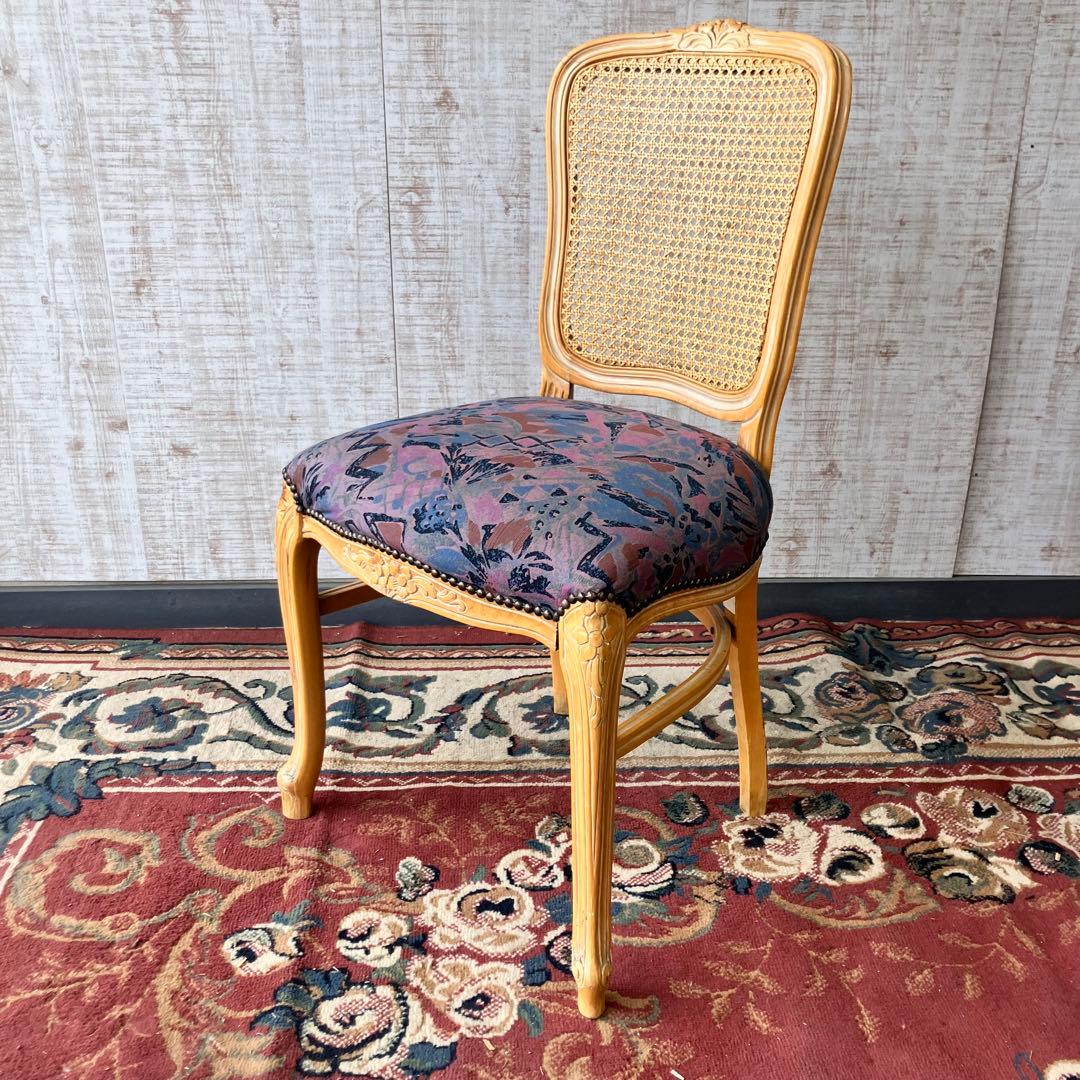 g8 イタリア家具 花柄彫刻 リベット打ちダイニングチェア 木製椅子 ビンテージ