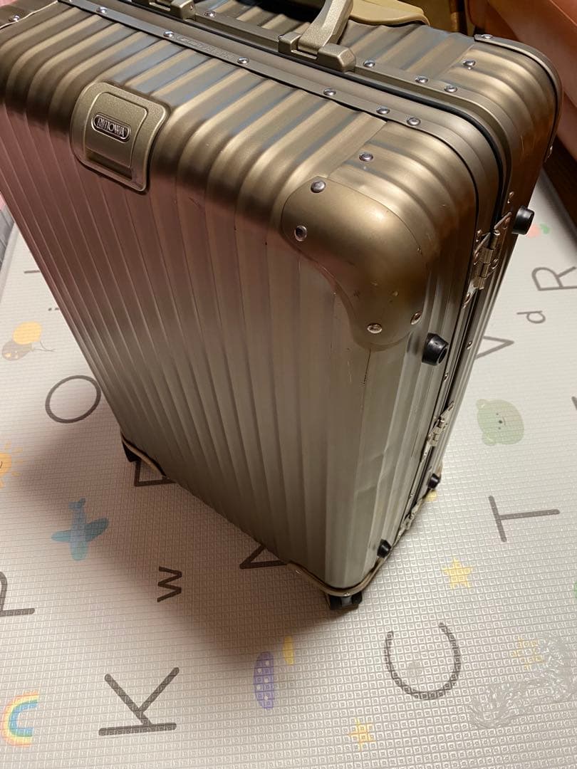 【最終値下げ】リモワ トパーズ チタニウム 64L 4輪 TSAロック チェック