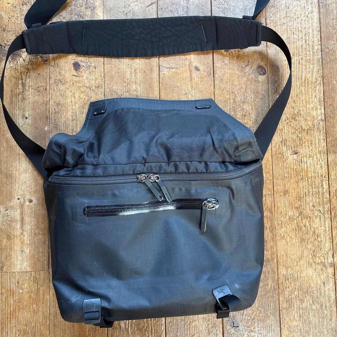 【お値下げ】Arc'teryx Granville 10 Courier Bag