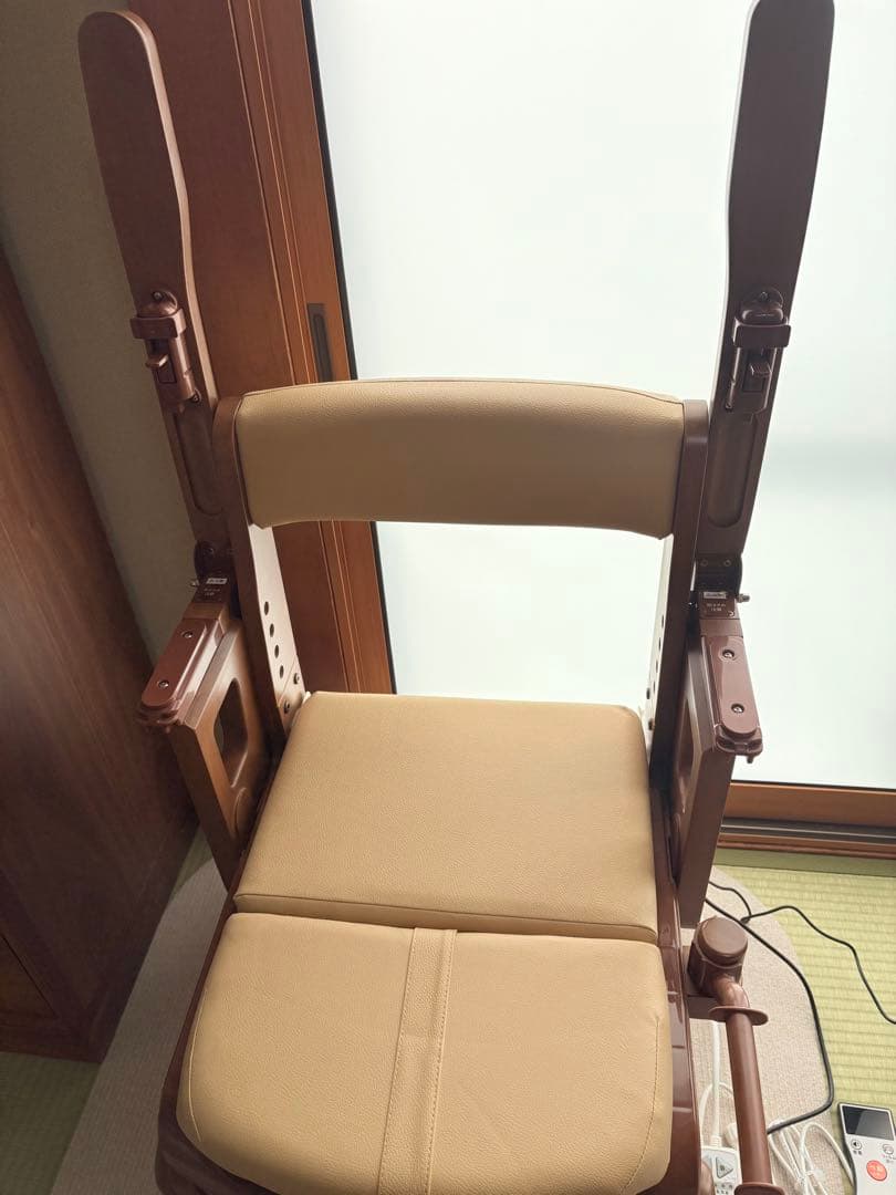 【送料込】安寿 家具調トイレセレクトR自動ラップはねあげ（暖房便座） アロン化成