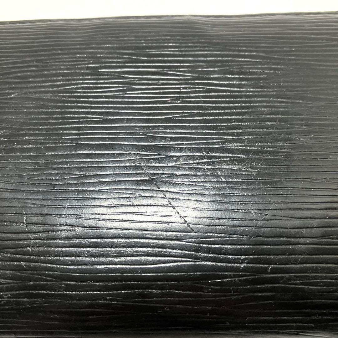 ルイヴィトン エピ ジッピーウォレット ラウンドファスナー 長財布 ブラック