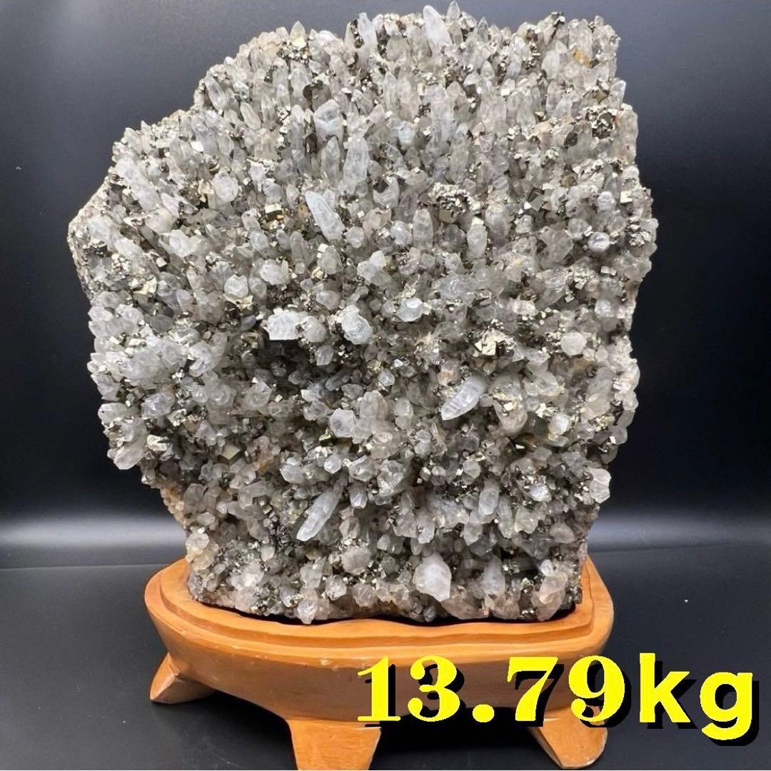 ✨ゴールドの煌めき✨金運招来✨パイライトイン 水晶クラスター 原石 天然石 置物