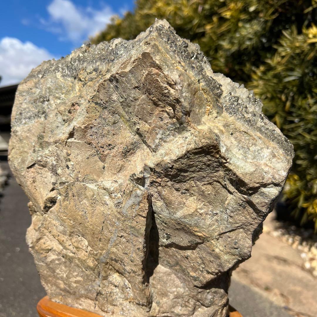 ✨ゴールドの煌めき✨金運招来✨パイライトイン 水晶クラスター 原石 天然石 置物