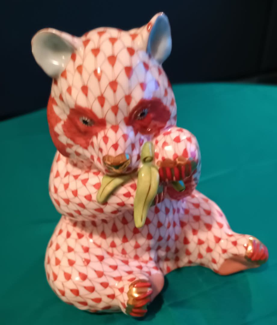 【HEREND】ヘレンド　動物シリーズ　笹を食すパンダ　ハンドペイント　磁器製