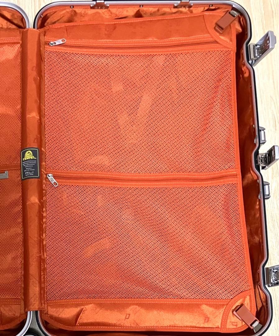 美品 TSAダブルロックA.L.I アジア・ラゲージDeparture 90L