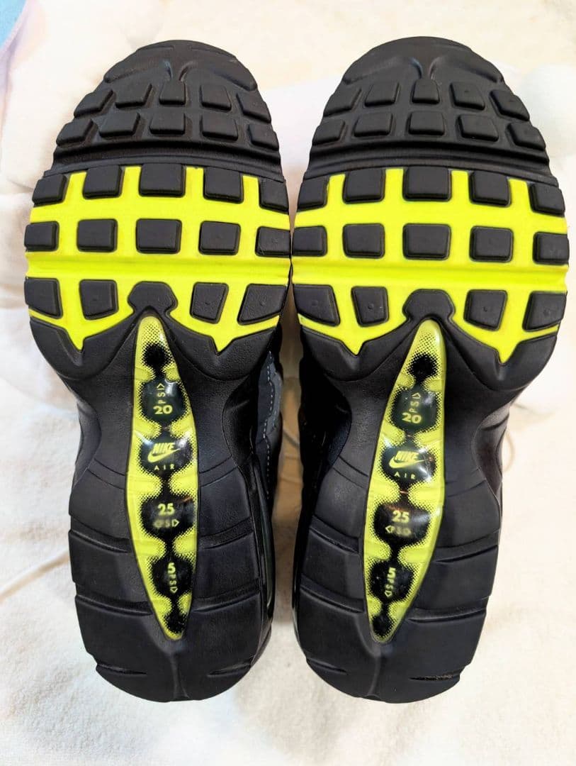 毎日値下げ　ナイキ エアマックス95 イエローグラデ 2020☆正規品☆美品☆