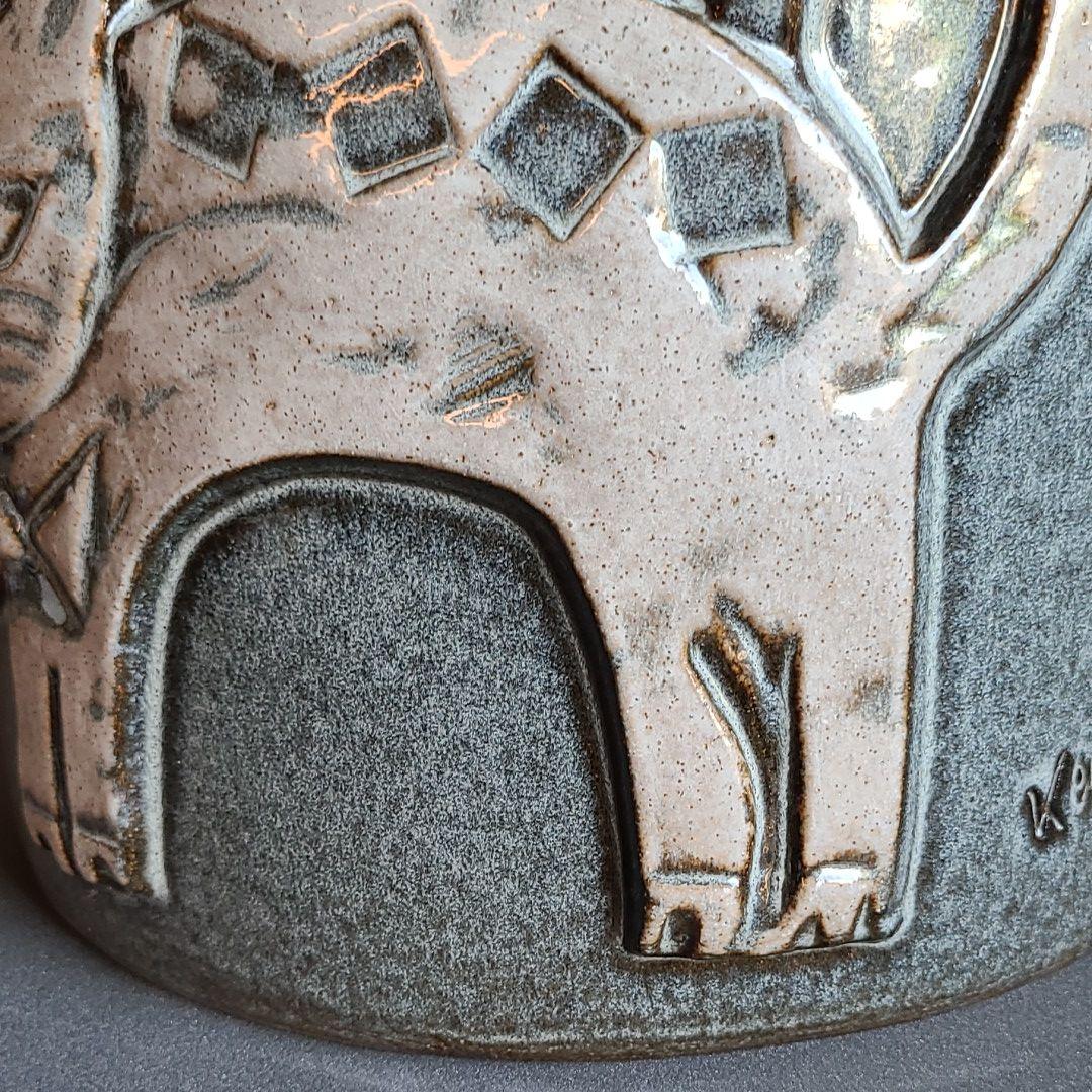 信楽焼傘立て  ねこレリーフ 高さ４４cm