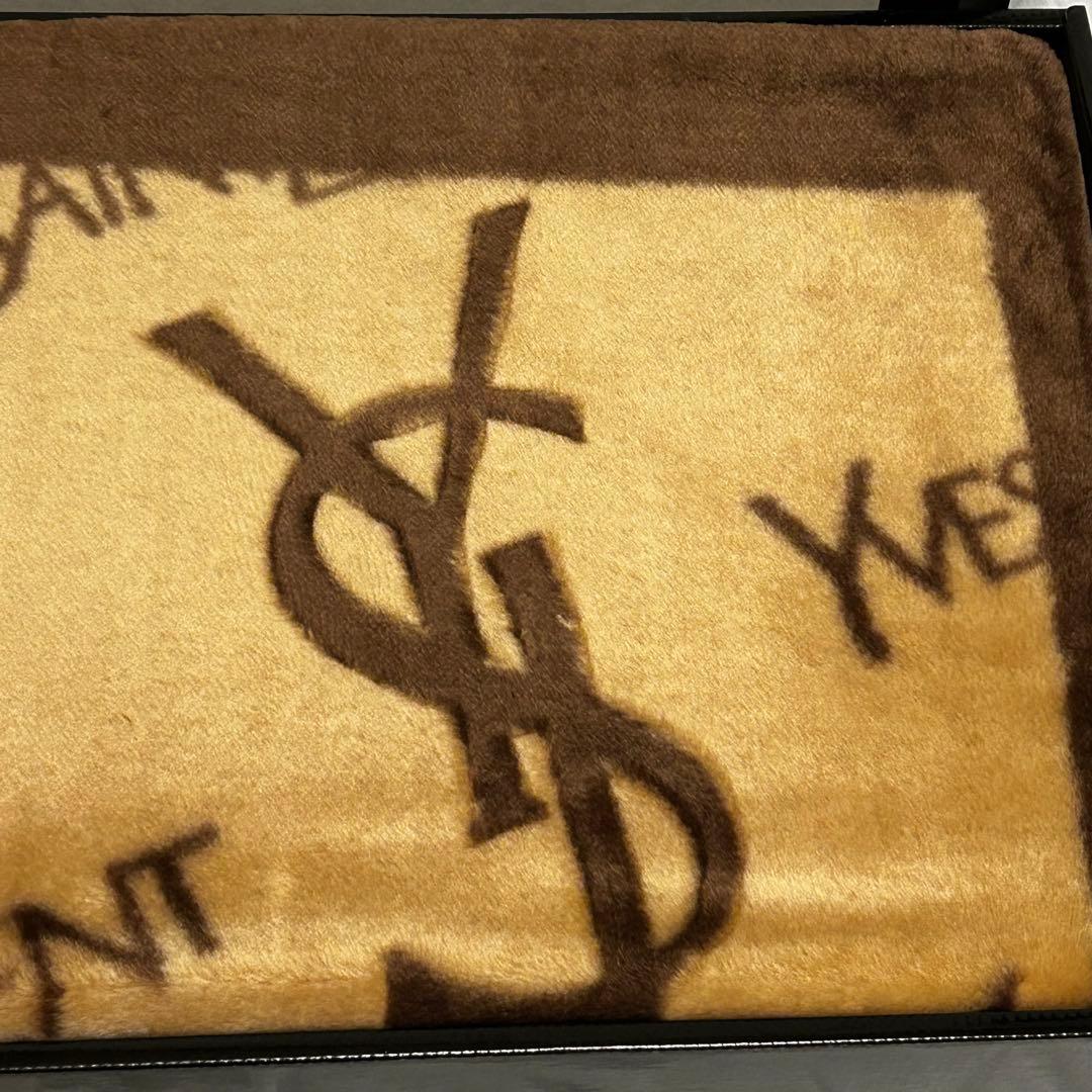 【未使用】イヴ・サンローラン　アクリルマイアー毛布140✖️200