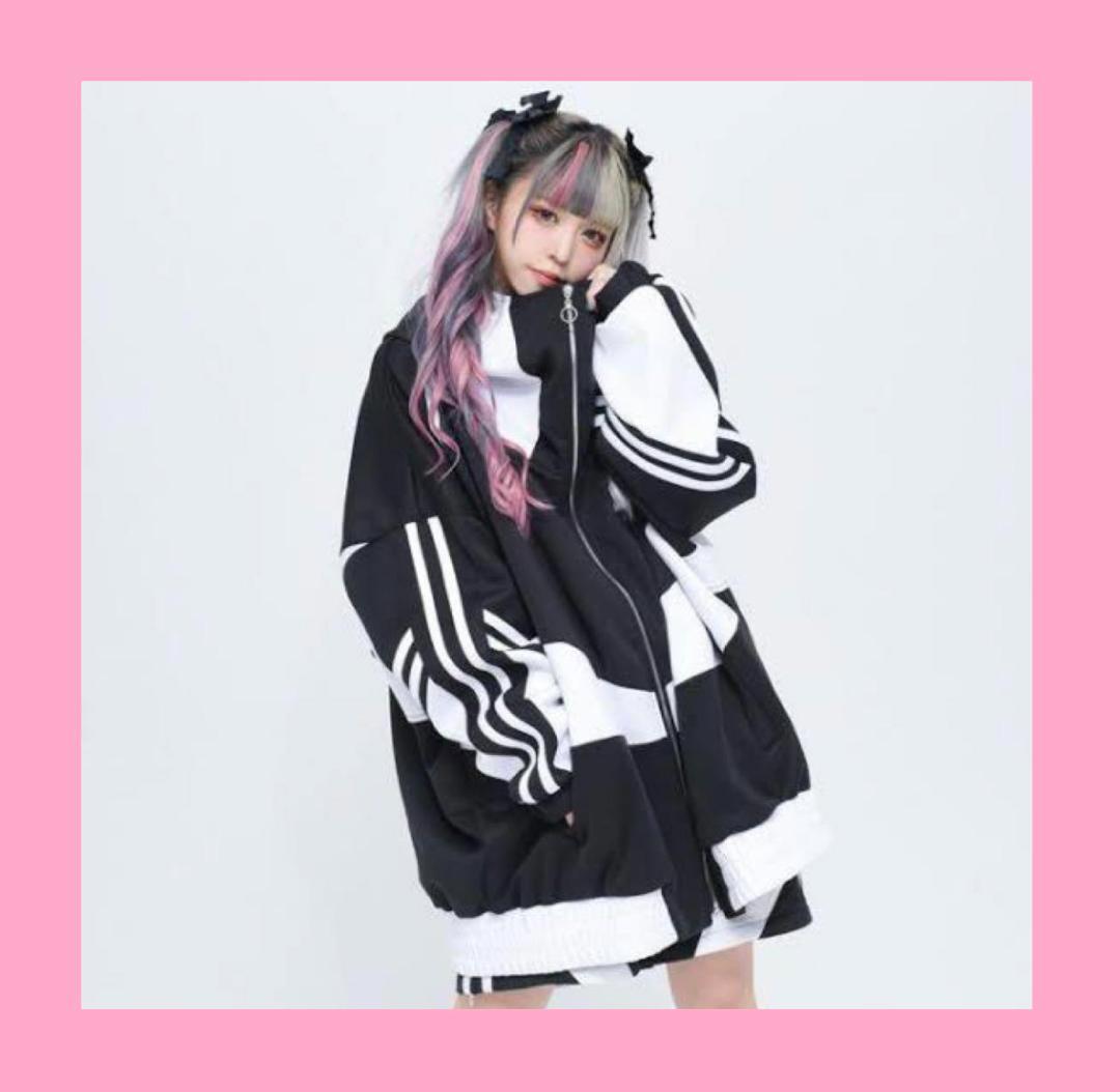 ◆レア REFLEM ボリュームネックライン 切り替え ジャージ パーカー 黒