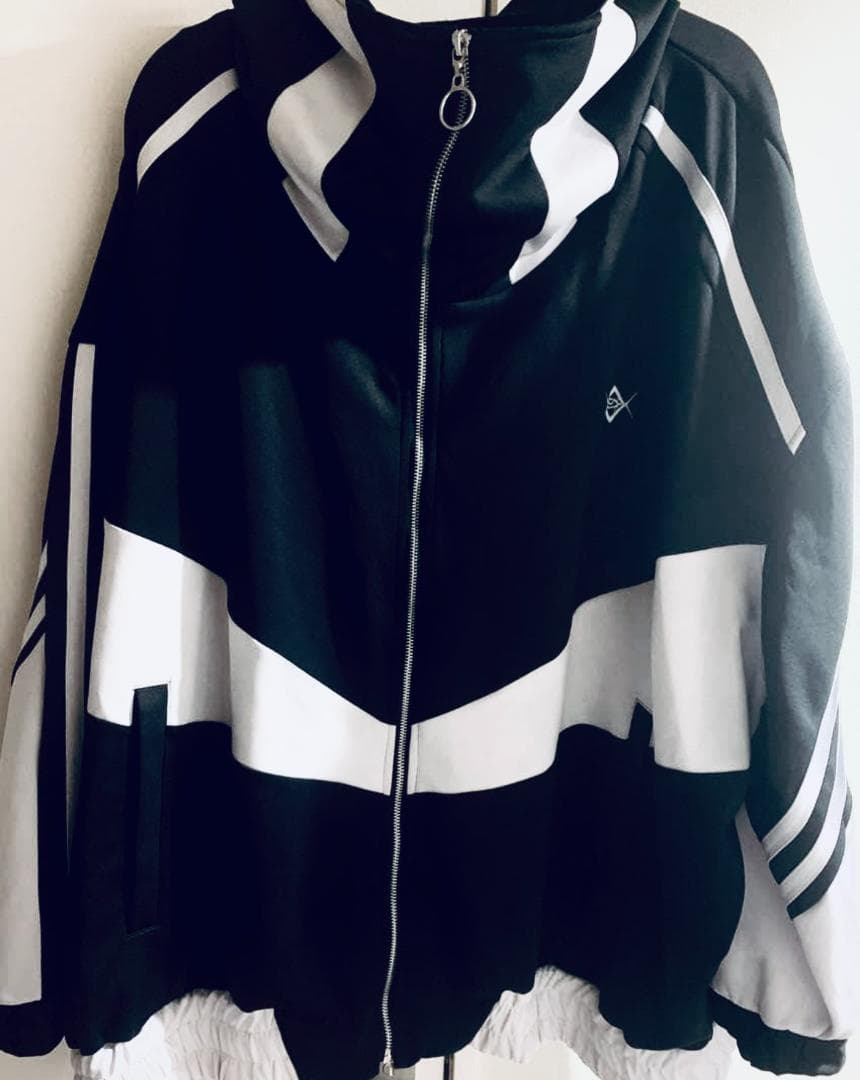 ◆レア REFLEM ボリュームネックライン 切り替え ジャージ パーカー 黒