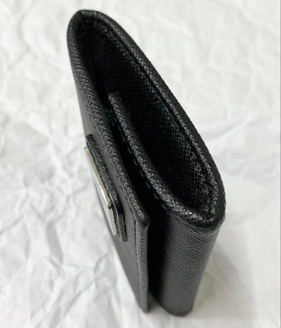 PRADA プラダ サフィアーノ トライアングル ケース 2MM935