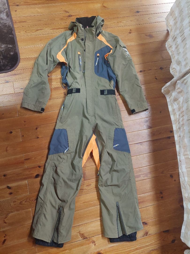 アルファヌメリック　スノーボード用フルボディウェア　大きめMサイズ？