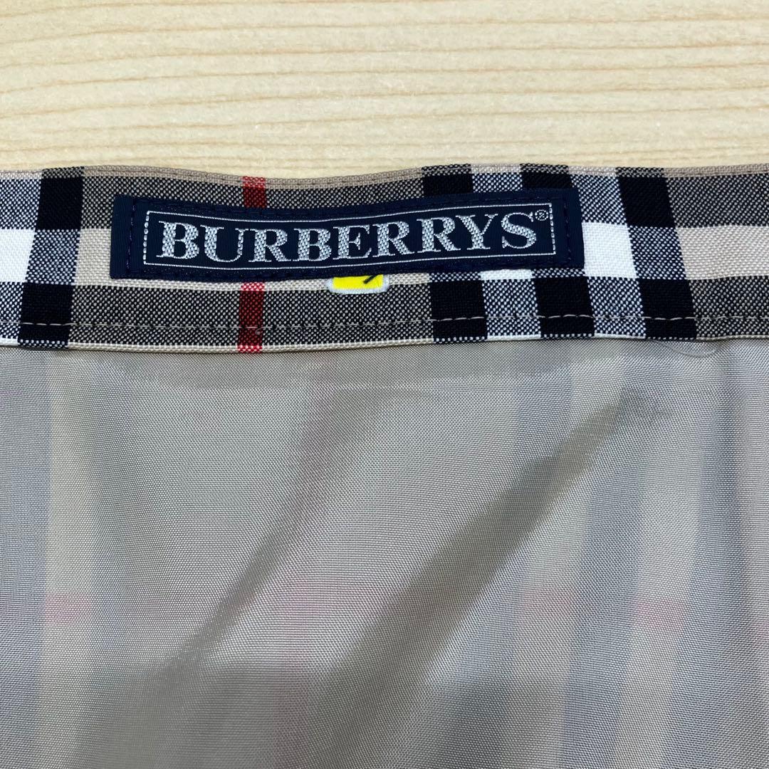 Burberry チェック柄 スカート