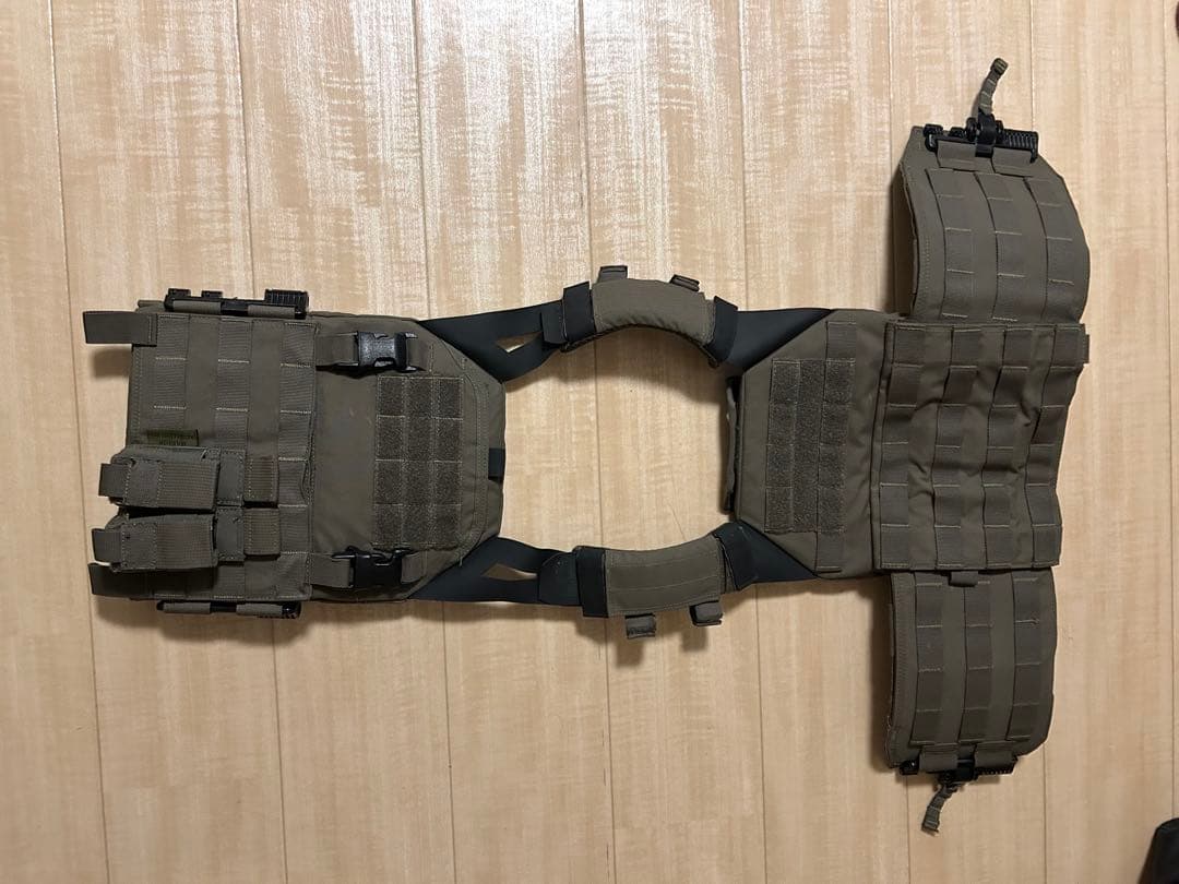 ウォーリアーアサルト オリーブドラブ プレートキャリア マグポーチ2個付き