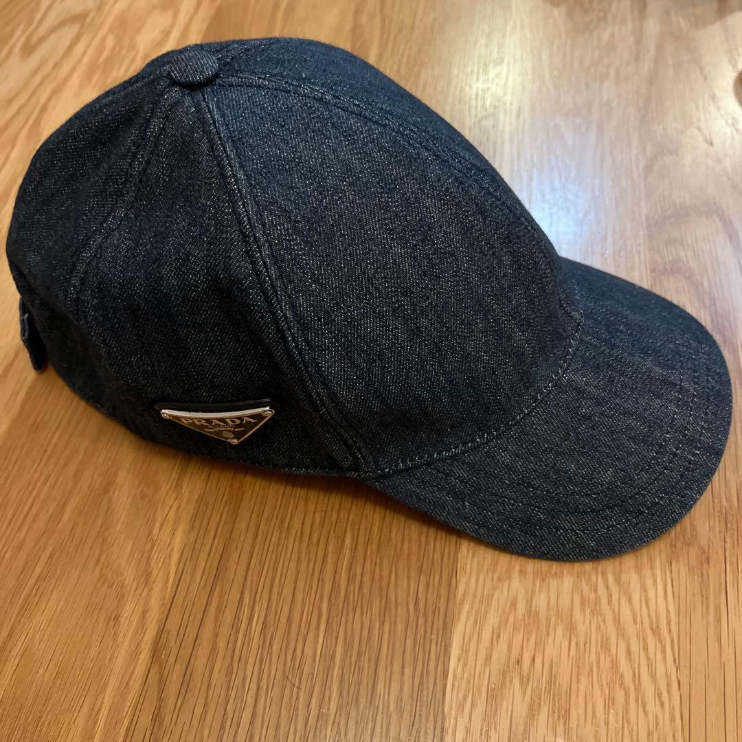 PRADA ベースボールキャップ　帽子