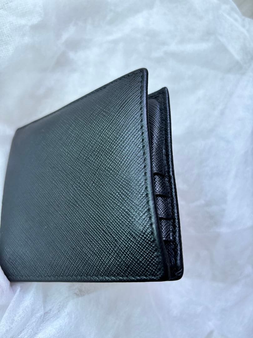 種*様 【特別セール中】プラダ　二つ折り財布　定価65,800円
