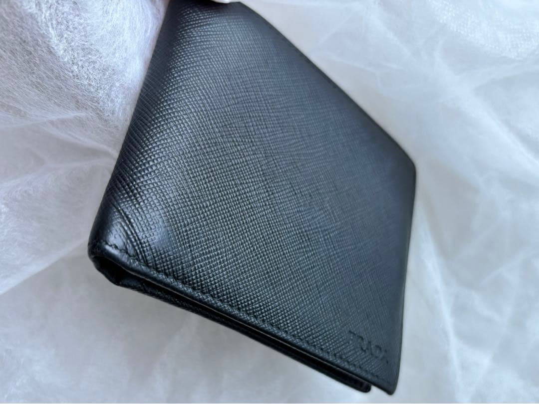 種*様 【特別セール中】プラダ　二つ折り財布　定価65,800円