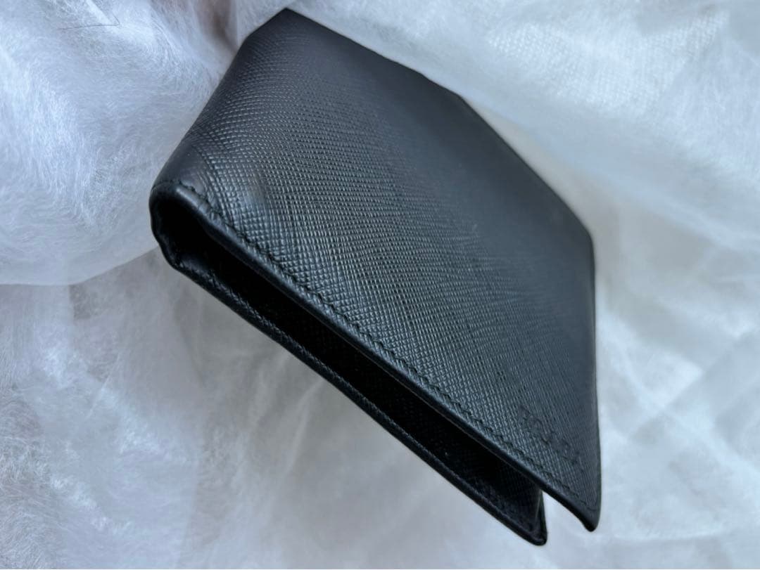 種*様 【特別セール中】プラダ　二つ折り財布　定価65,800円