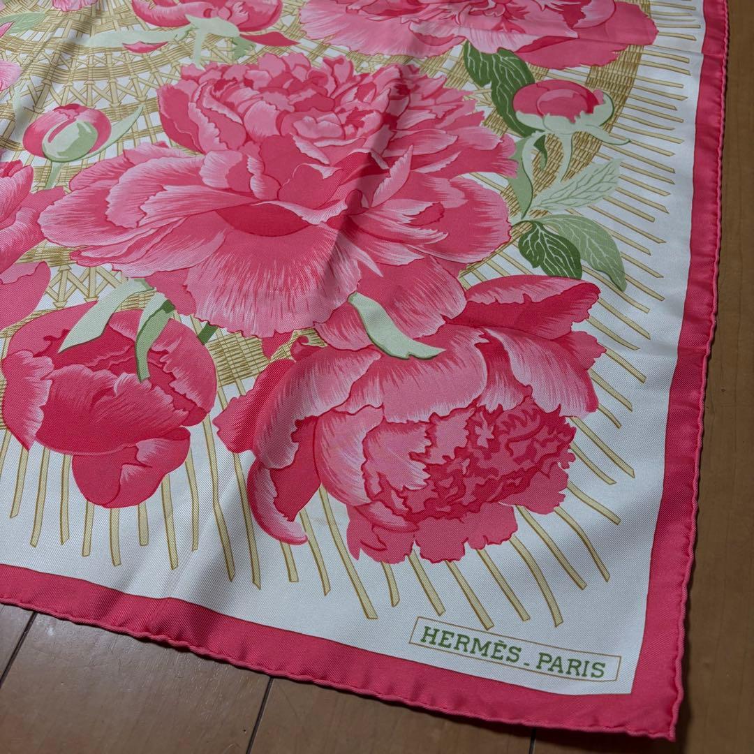 HERMES Les Pivoines シルクスカーフ　カレ90 芍薬