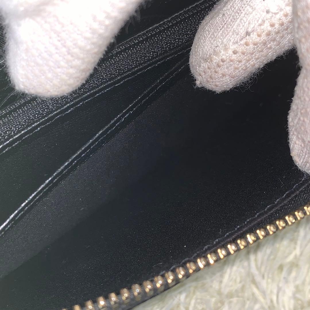 未使用級✨イルビゾンテ 長財布 ロゴ型押し ラウンドファスナー レザー ブラック