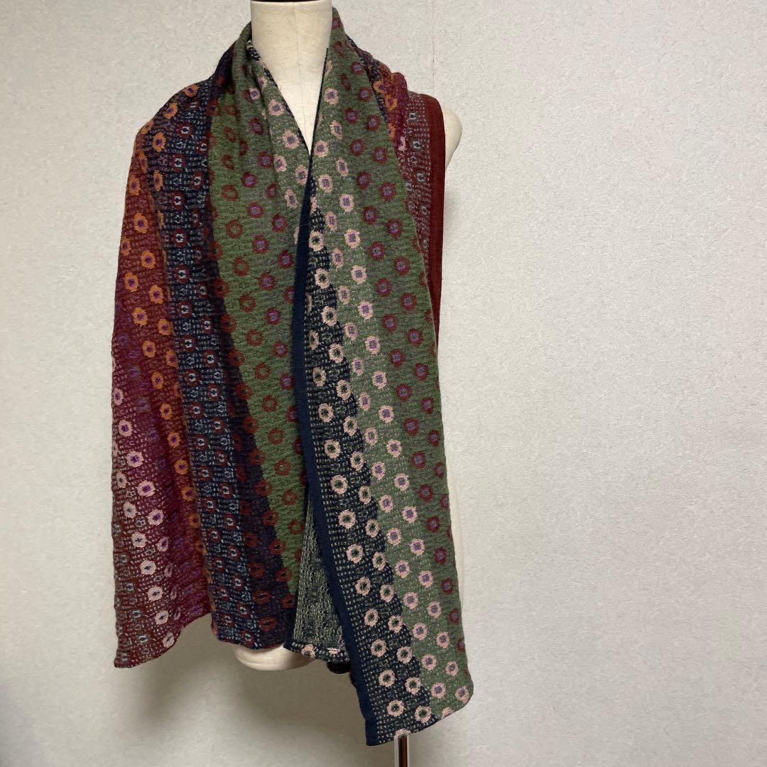 カトリーヌ　アンドル　▪️シリアルナンバーあります。大判ジャガードストール