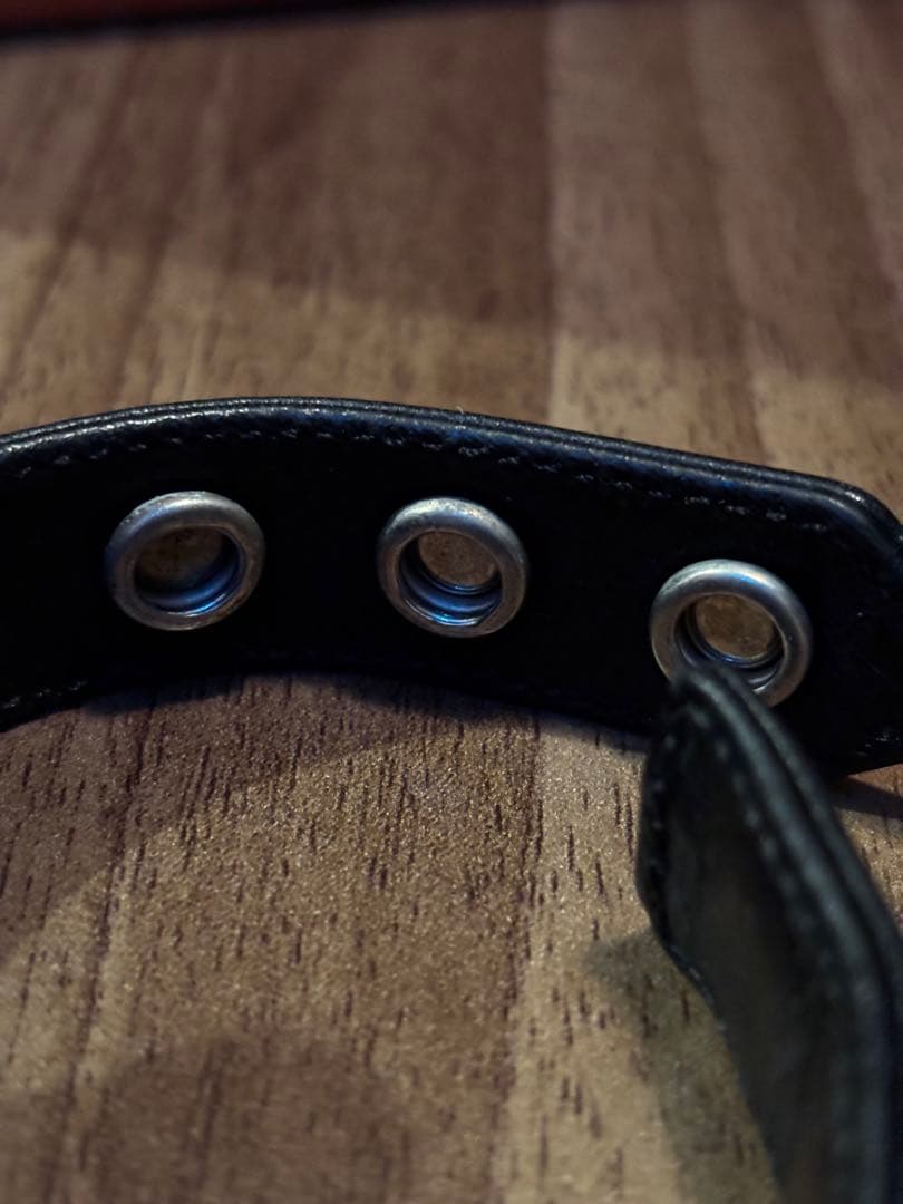 クロムハーツ レザー バングル 3ボタン2スナップ ブレスレット