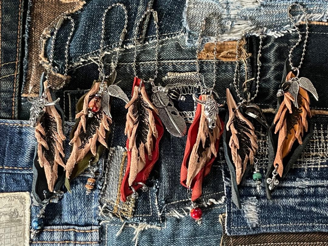 フェザーデザインチャーム໒꒱✨D.