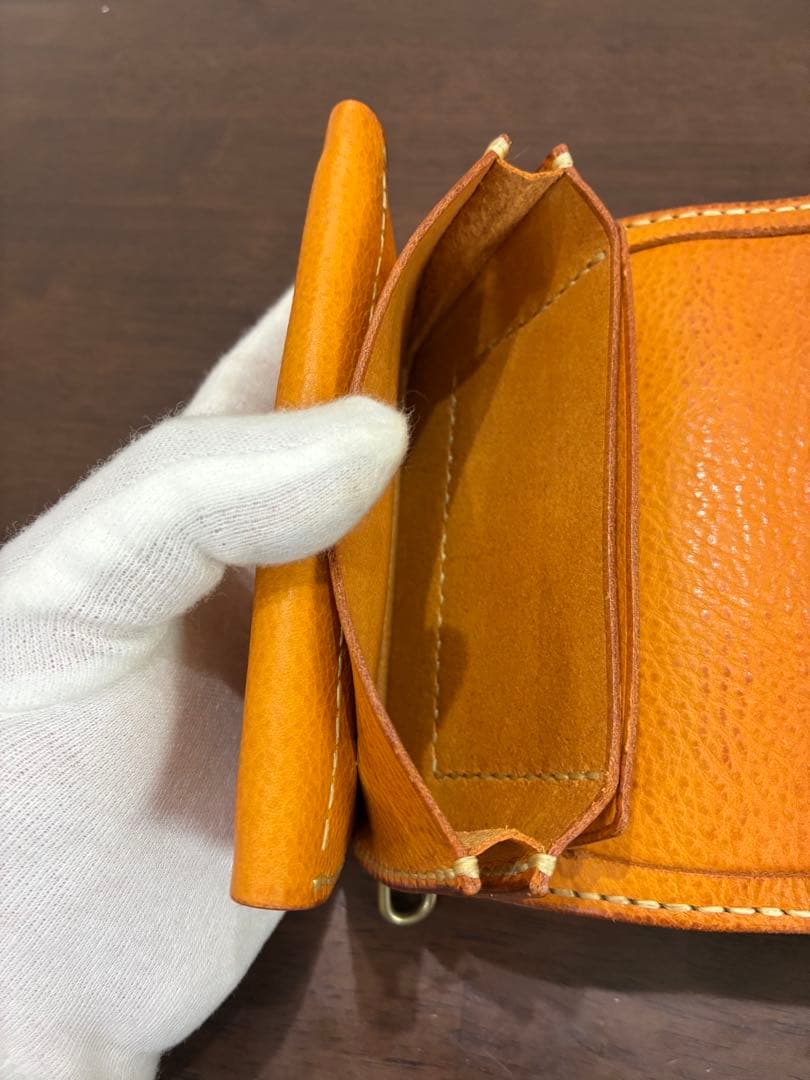 No.496レザー　ミドルウォレット　ウルラ