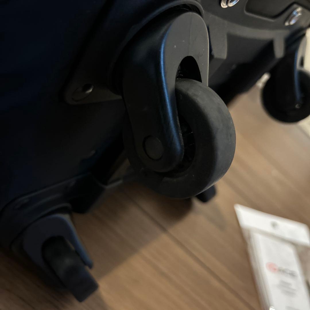 美品　カナナプロジェクト　キャリーケース　キャリーバック　黒　4輪　鍵