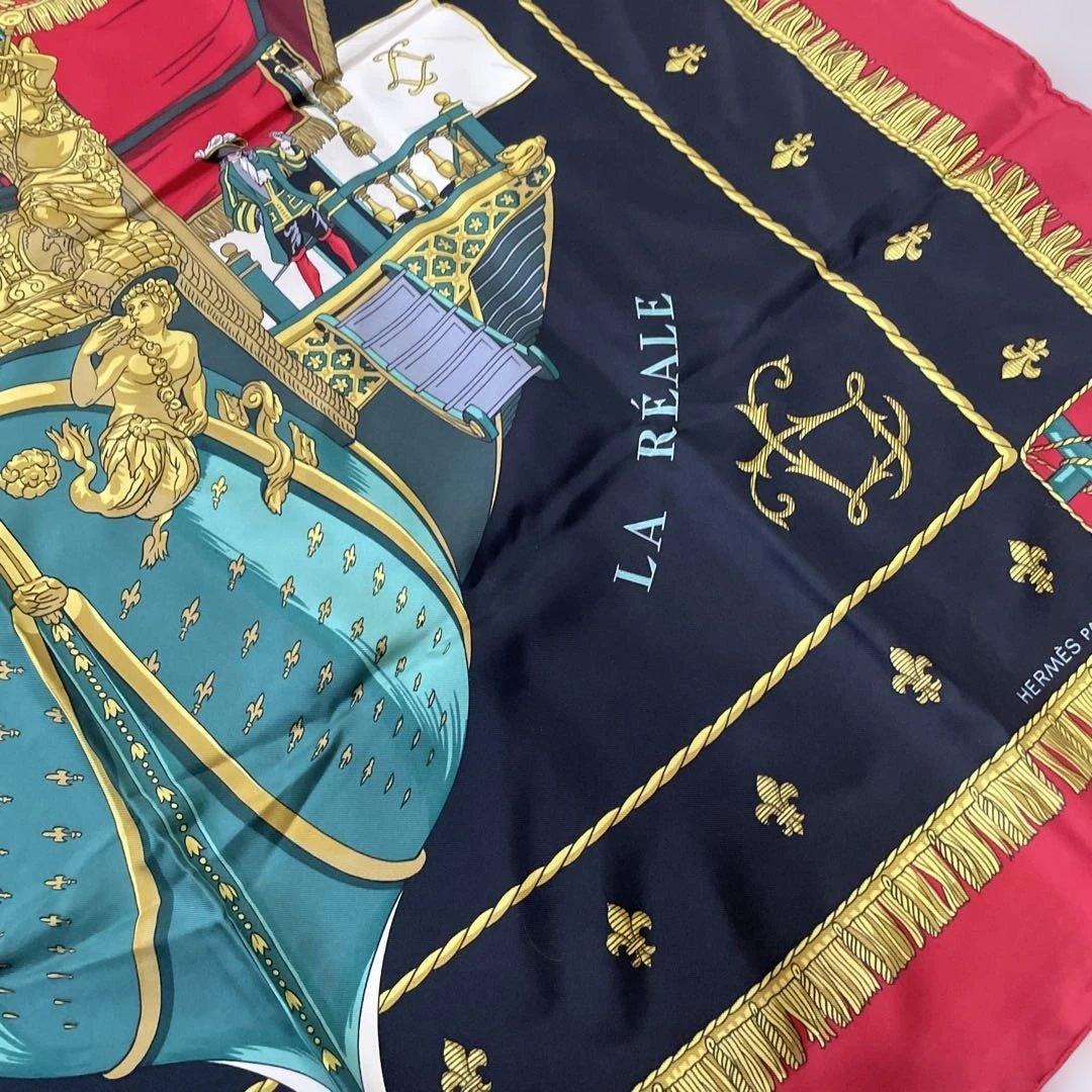 Hermes 王冠と盾のデザイン スカーフ