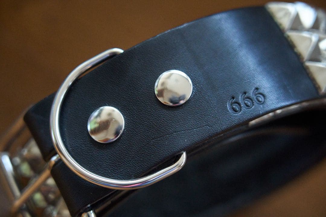 666 3連スタッズベルト